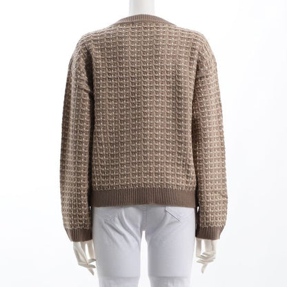 ドロップショルダーのツイードニット