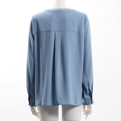 キーネックオープンフロントブラウス