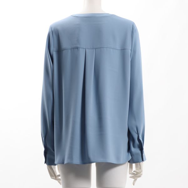 キーネックオープンフロントブラウス