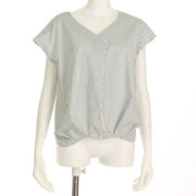 ストライプタックVネックブラウス