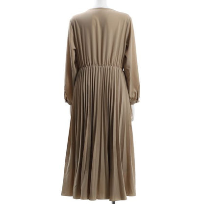 くるみボタンプリーツワンピース