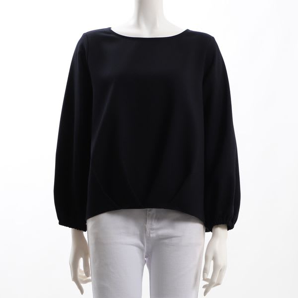 裾タックボートネックブラウス