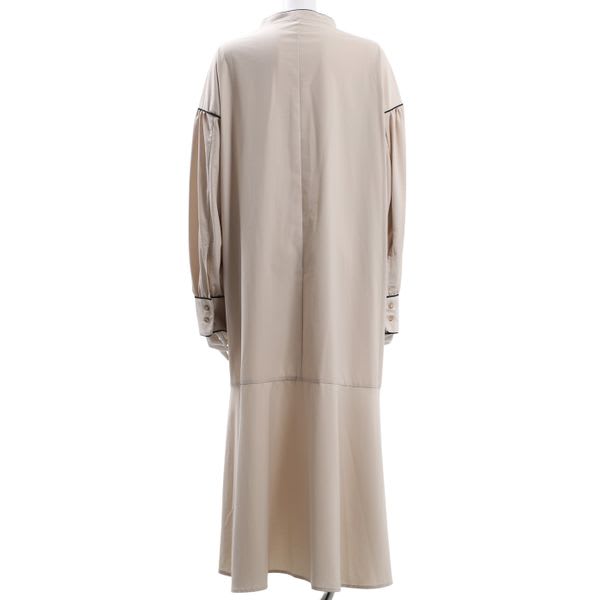 パイピングアクセント前開きバンドカラーワンピース