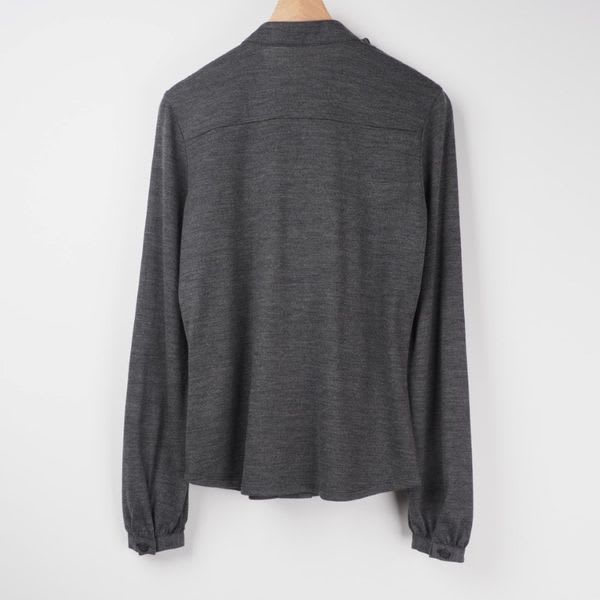 フロントフリルスタンドカラーブラウス