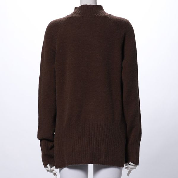 バックテールデザインハイネックニット