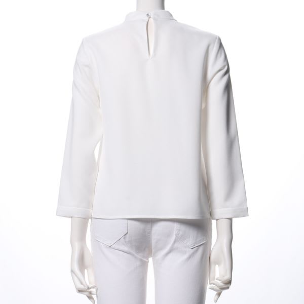 ボウタイ風ブラウス