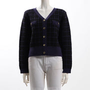 ゴールドボタンアクセントVネックカーディガン