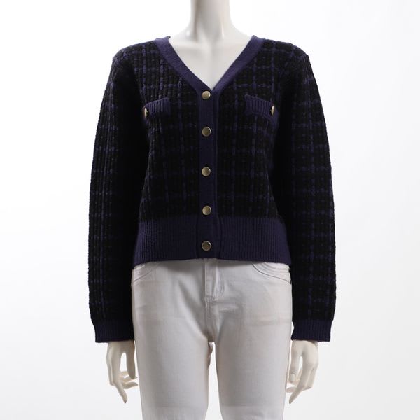 ゴールドボタンアクセントVネックカーディガン