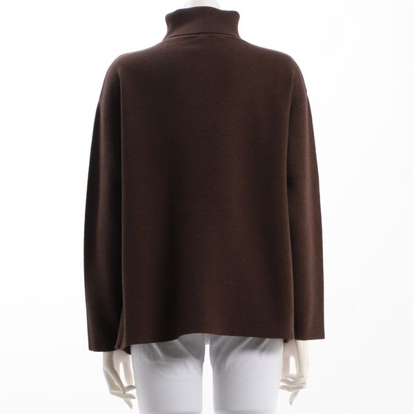 サイドスリットタートルネックニット