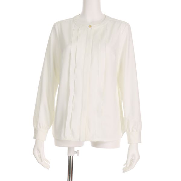 前立てノーカラーブラウス