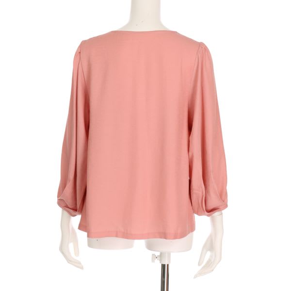 フロントタックブラウス