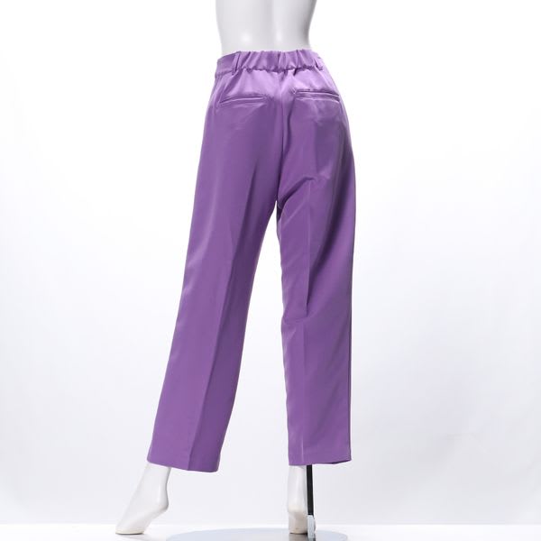 タック入りストレートパンツ