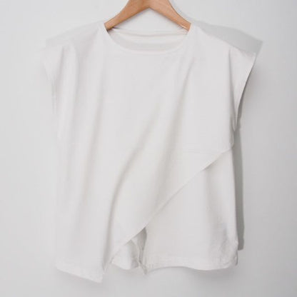 デザイン性の高いカットソー