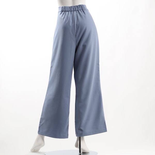 シンプルデザインフレアパンツ