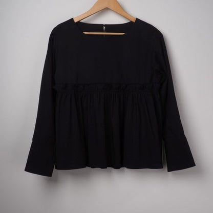 ギャザーフリルフレアブラウス