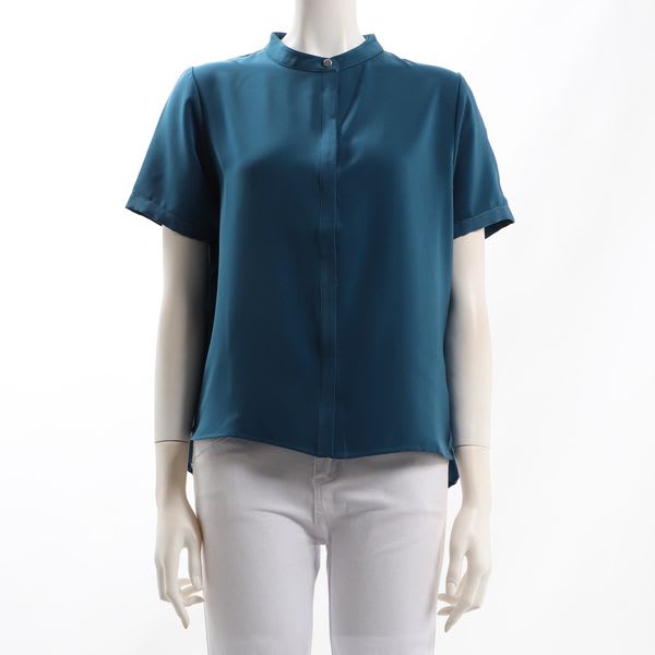 メタルボタンバンドカラーブラウス