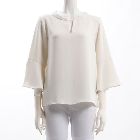 メタルパーツフレアスリーブブラウス