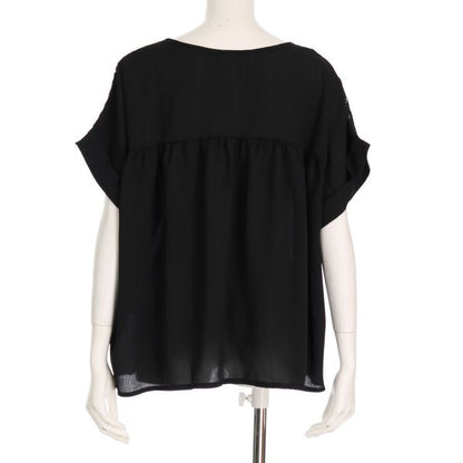 胸元切り替えレース使いブラウス