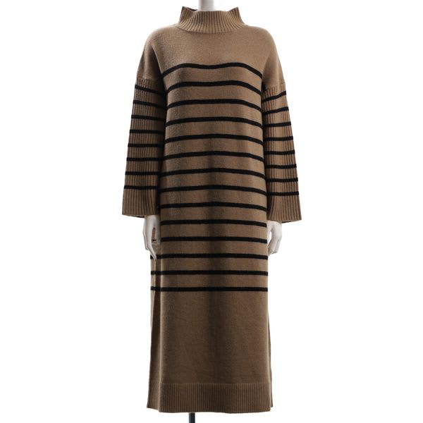 ボーダー柄ハイネックニットワンピース