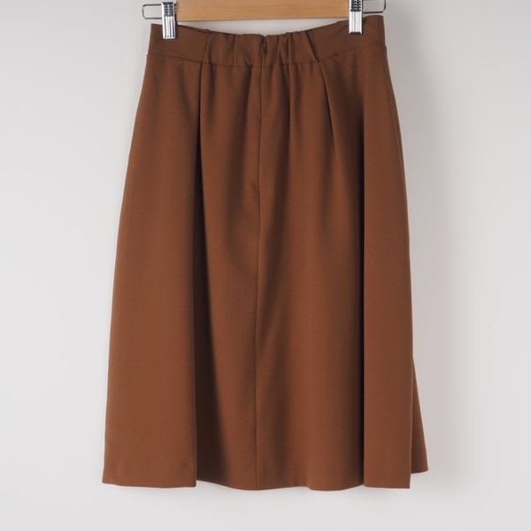 ウエストデザインタック入りフレアスカート