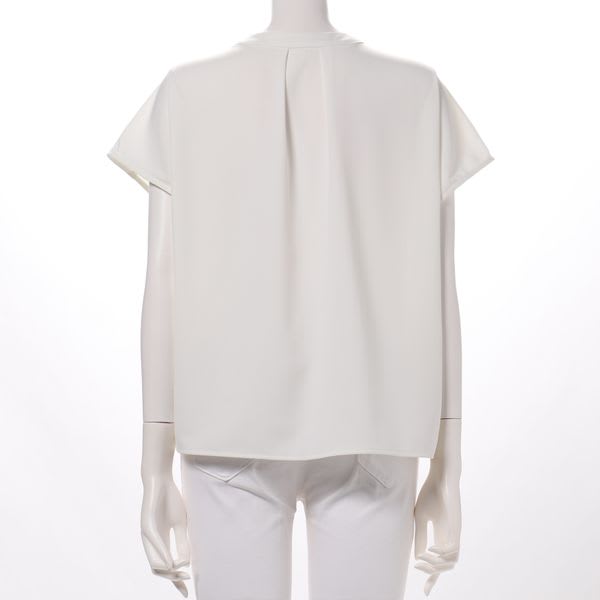 ネックラインデザイン前開きブラウス