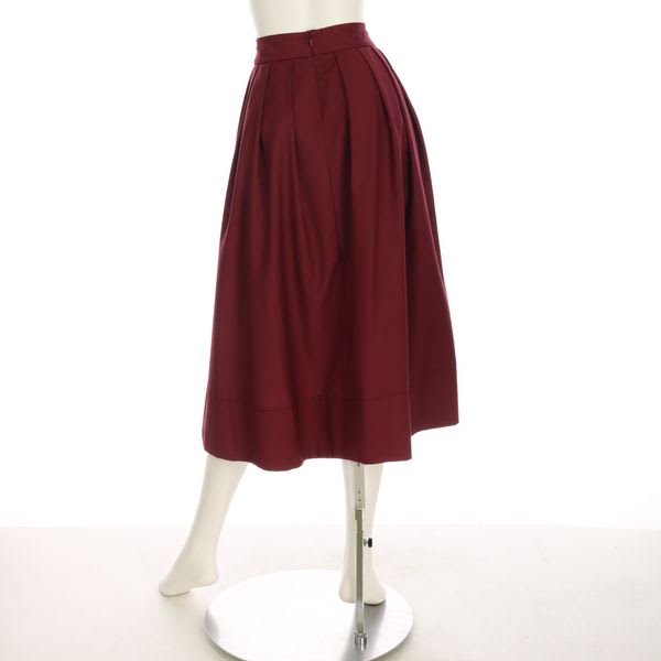 タック入りフィッシュテールスカート