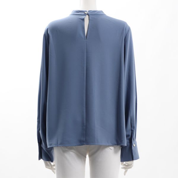 タックデザインスタンドカラーブラウス