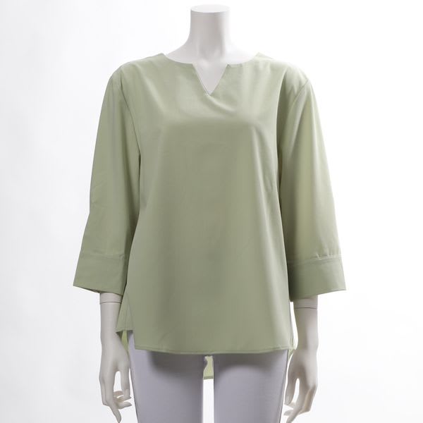 バックボタンデザインオープンフロントネックブラウス