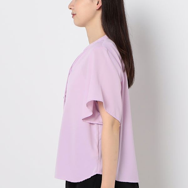 パールボタンフレアスリーブブラウス