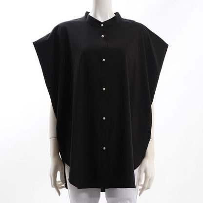 パール釦付きバンドカラーブラウス