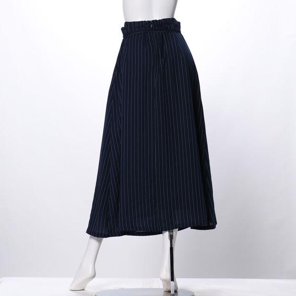 リボンベルト付きストライプ柄スカート