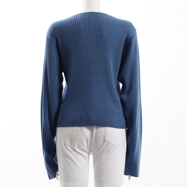 Vネックリブニット