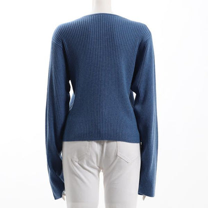 Vネックリブニット