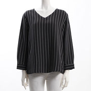 ストライプ柄Vネックブラウス