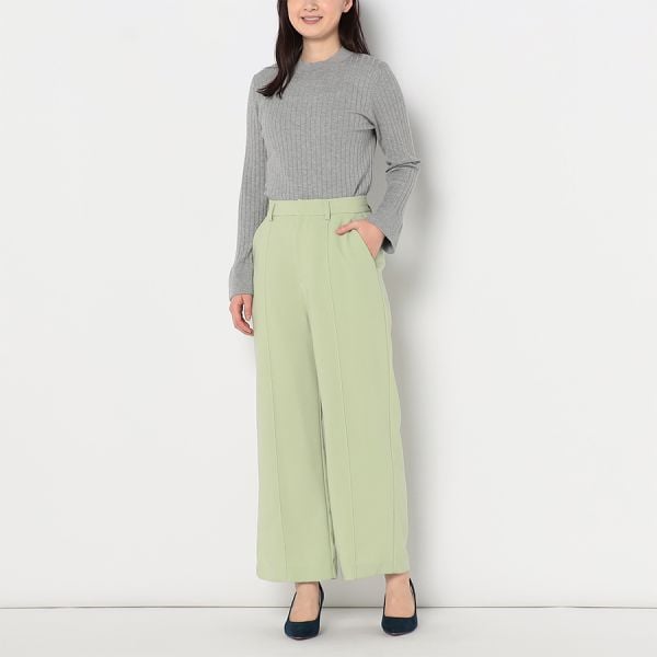 センターシーム入りワイドパンツ