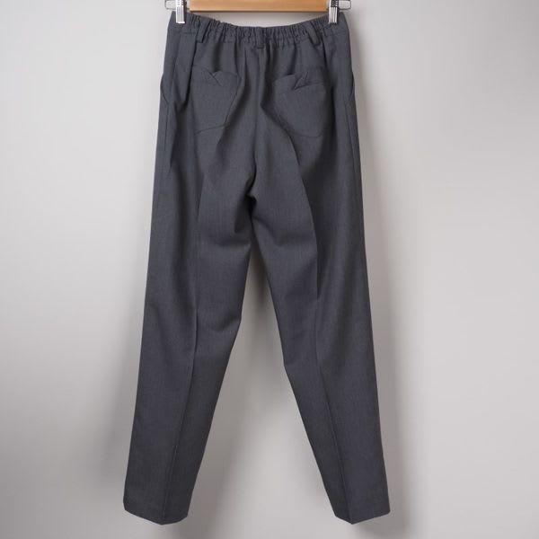 センタープレステーパードパンツ