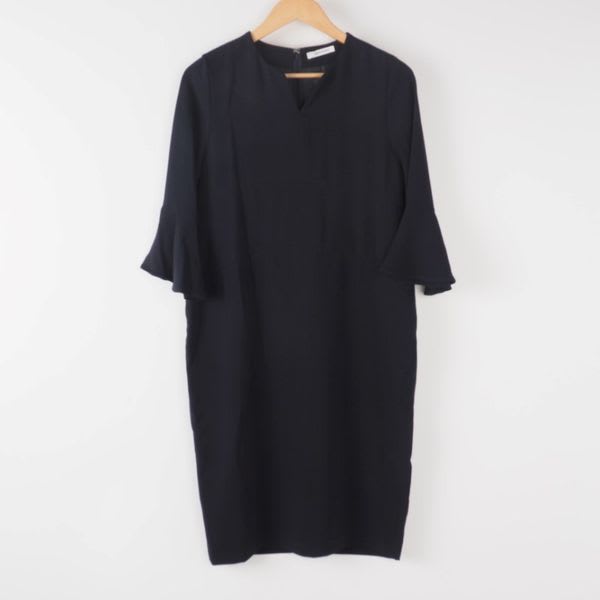 ベルスリーブスリットネックワンピース