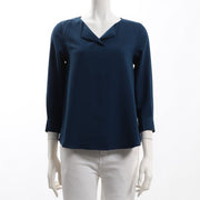 開襟デザインブラウス