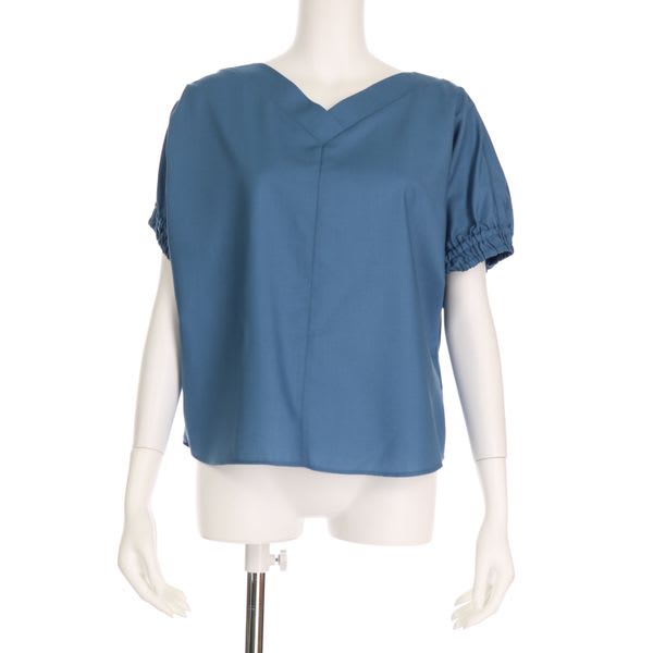 ゆったりシルエットVネックブラウス