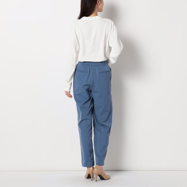 センターシームスリットパンツ