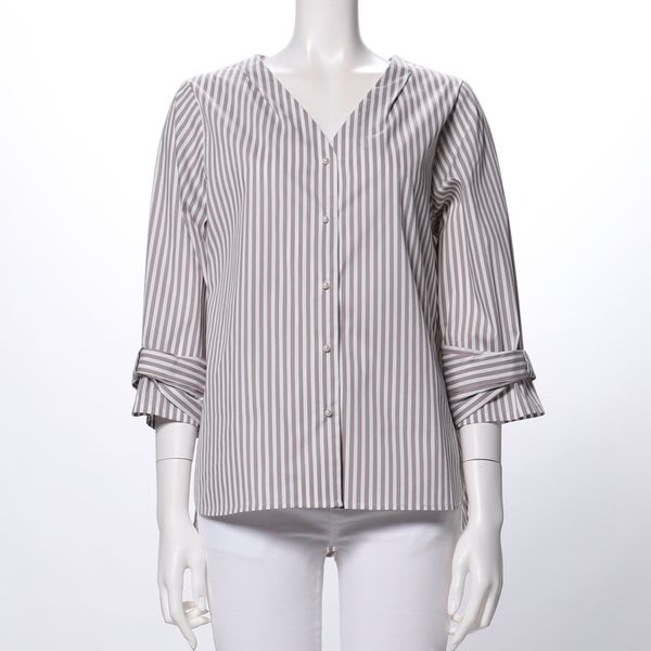 お袖デザインポイントVネックストライプブラウス