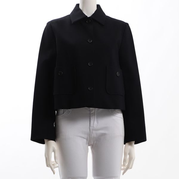 ボタン付きショートジャケット