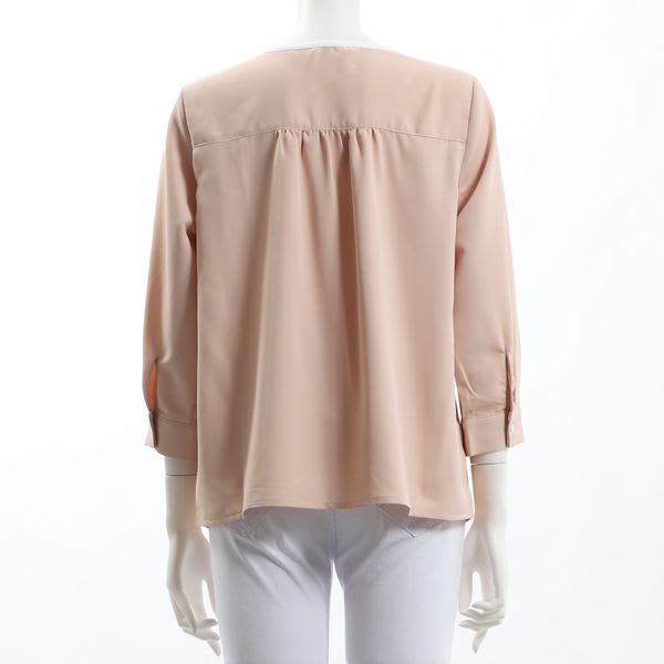 パイピングオープンフロントネックブラウス