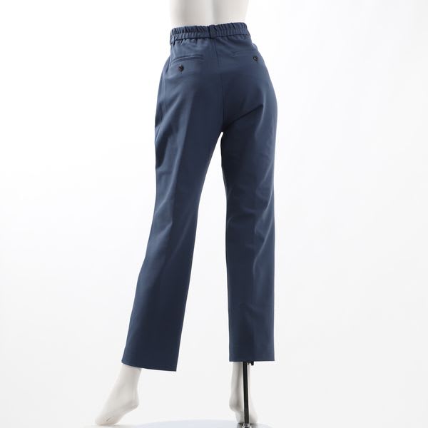 センターシーム入りテーパードパンツ