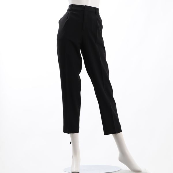 タック入りテーパードパンツ
