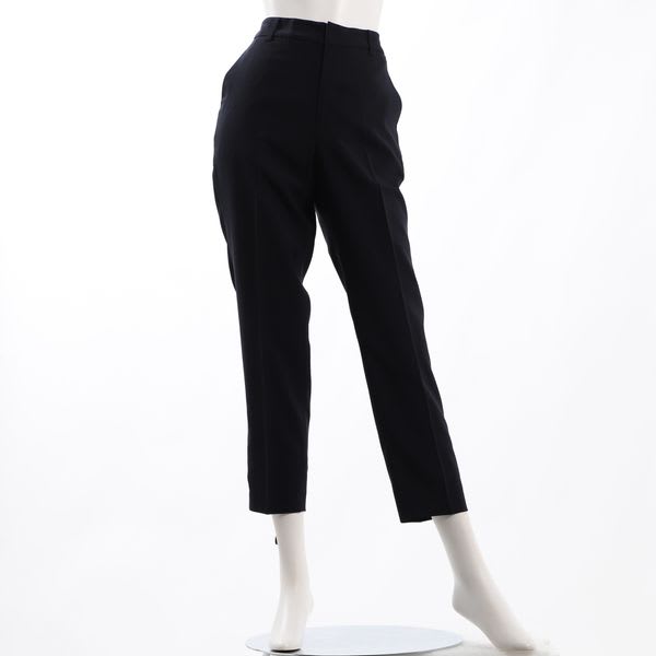 シンプルテーパードパンツ