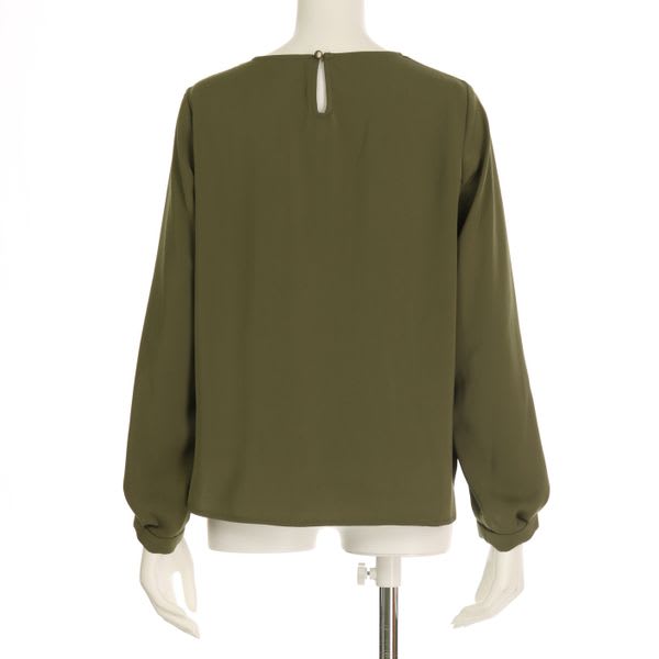 シンプルシルエットブラウス