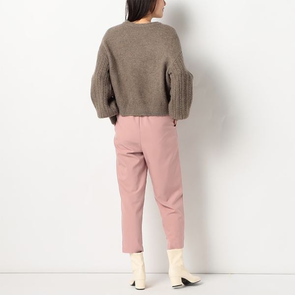 タック入りテーパードパンツ