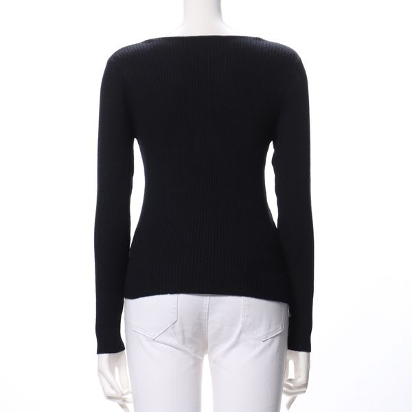 ギザギザネックラインリブニット