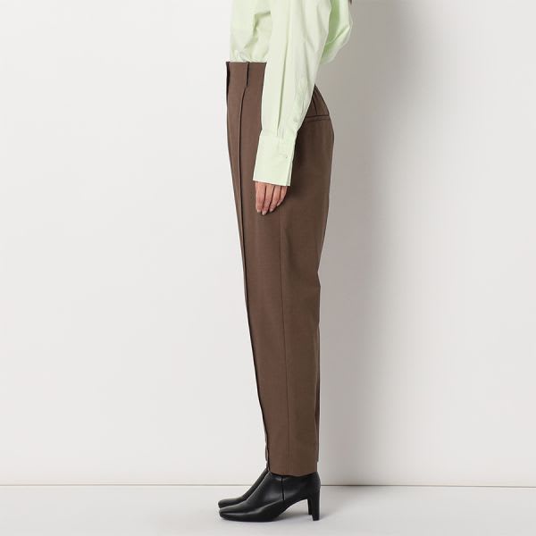 センターシームハイウエストテーパードパンツ